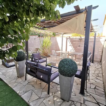 Bernis Gites Avec Grande Piscine Et Sa Terrasse Privative מראה חיצוני תמונה
