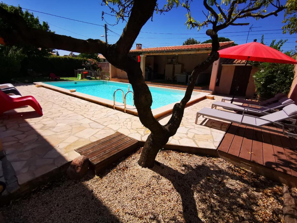 Bernis Gites Avec Grande Piscine Et Sa Terrasse Privative מראה חיצוני תמונה