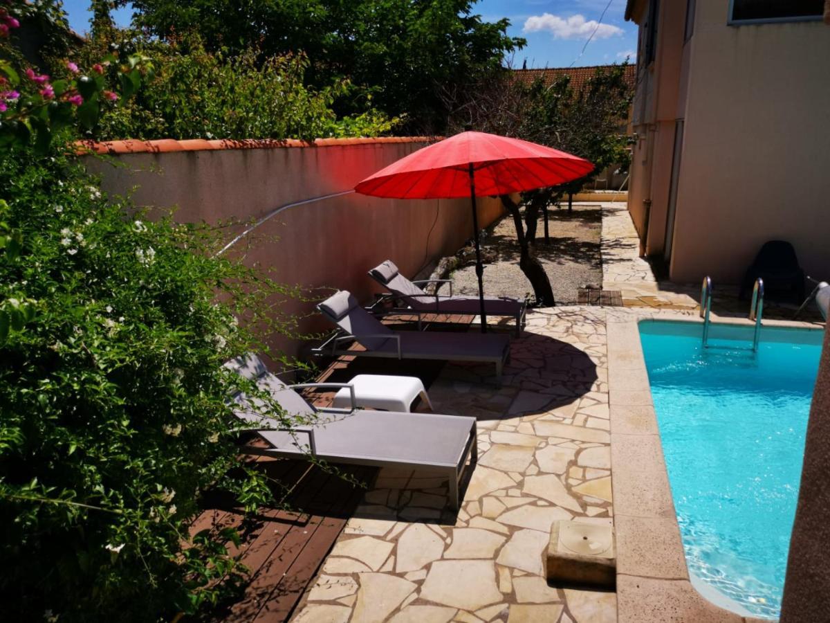 Bernis Gites Avec Grande Piscine Et Sa Terrasse Privative מראה חיצוני תמונה