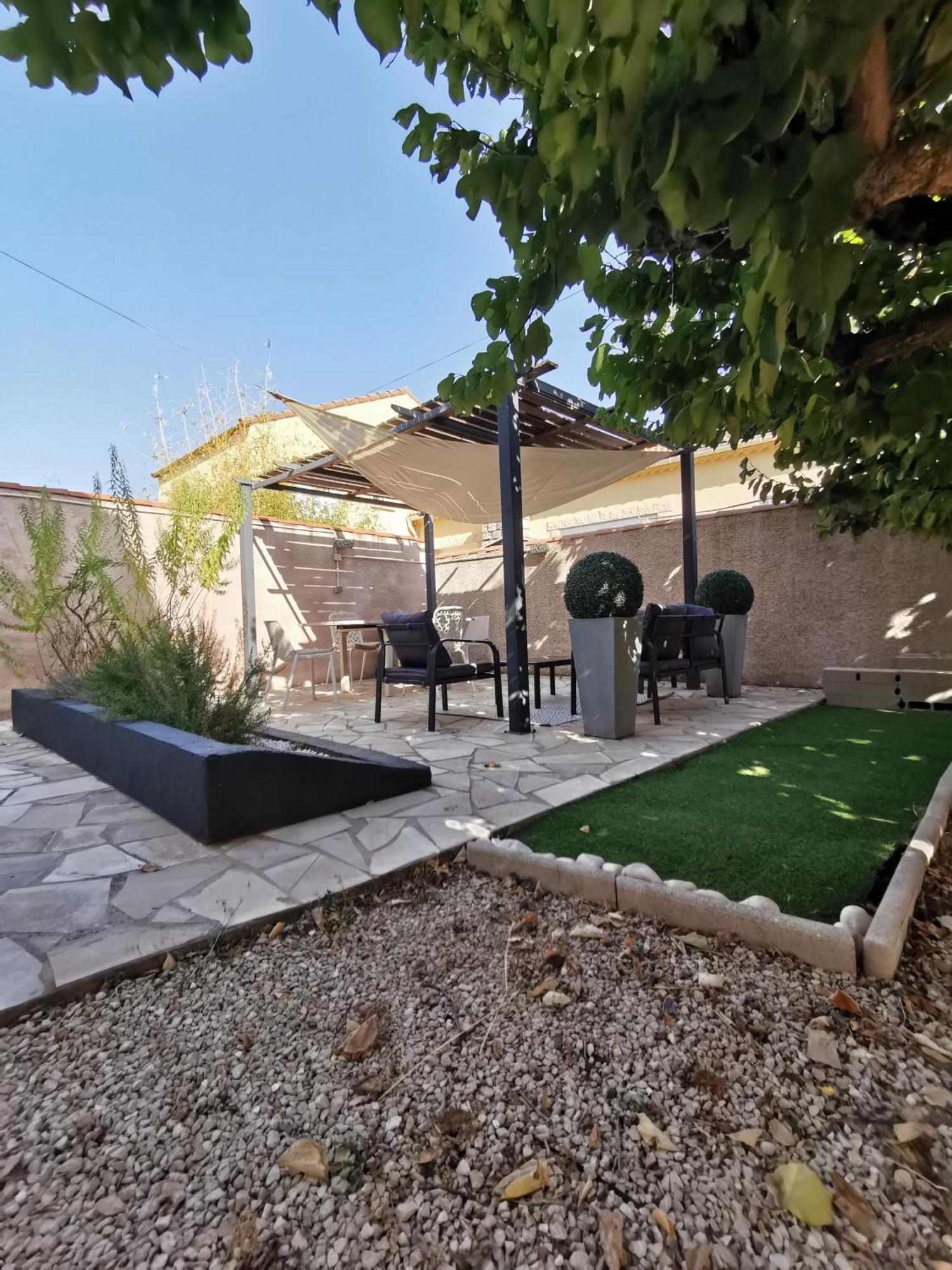 Bernis Gites Avec Grande Piscine Et Sa Terrasse Privative מראה חיצוני תמונה