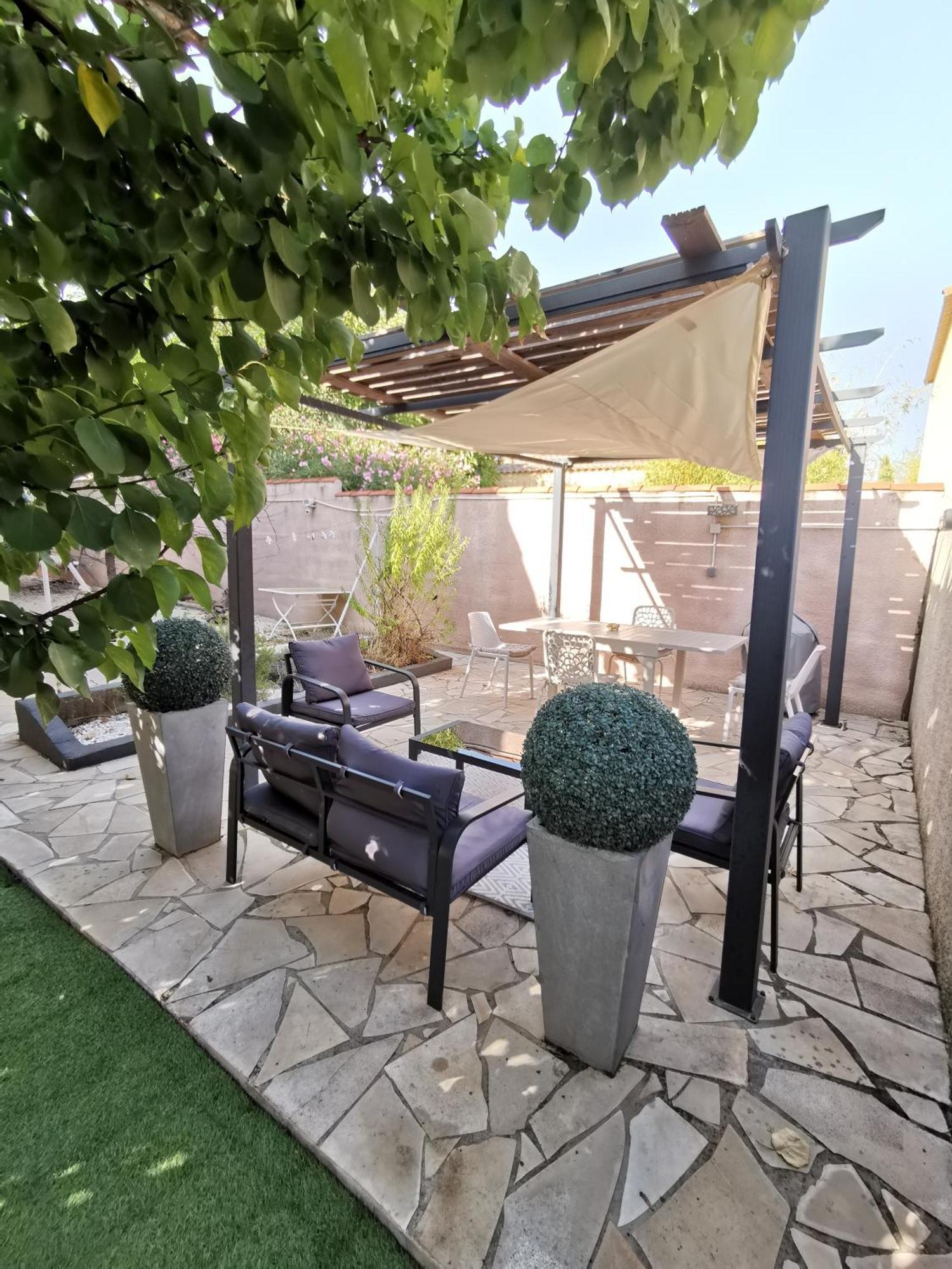 Bernis Gites Avec Grande Piscine Et Sa Terrasse Privative מראה חיצוני תמונה